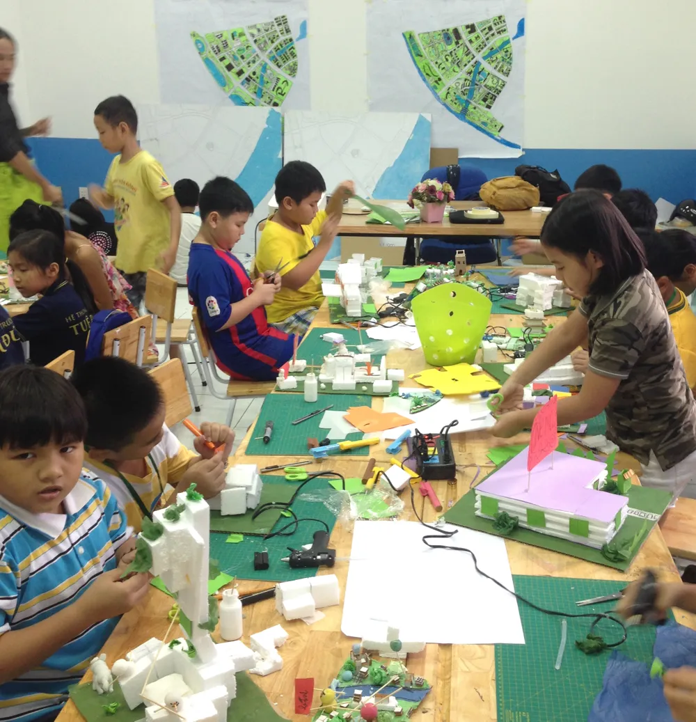 Trẻ em Làng SOS thiết kế TPHCM thông minh, thân thiện ảnh 2