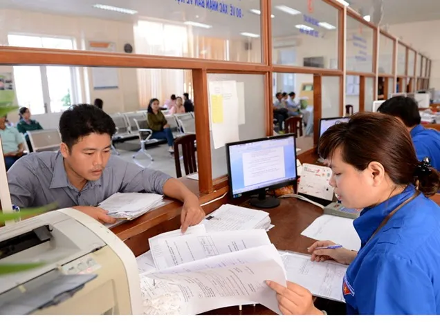 TPHCM khắc phục tình trạng “cửa khó vào, người khó gặp, vẻ mặt khó coi” ảnh 1