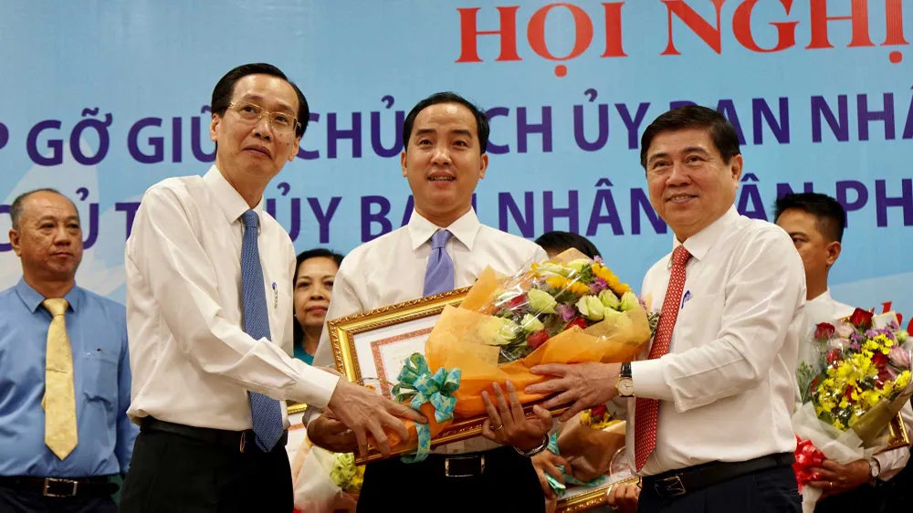 Chủ tịch UBND TPHCM Nguyễn Thành Phong yêu cầu chủ tịch phường tránh việc làm “có hại cho dân“ ảnh 2