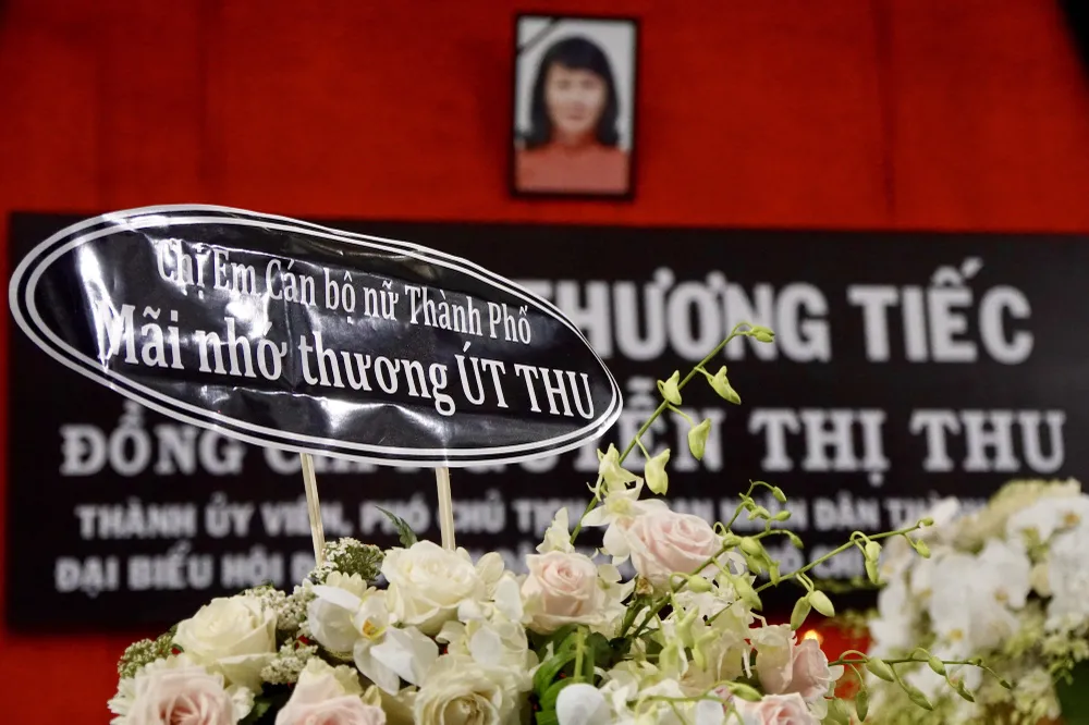 Bí thư Thành ủy TPHCM Nguyễn Thiện Nhân viếng Phó Chủ tịch UBND TPHCM Nguyễn Thị Thu ảnh 9