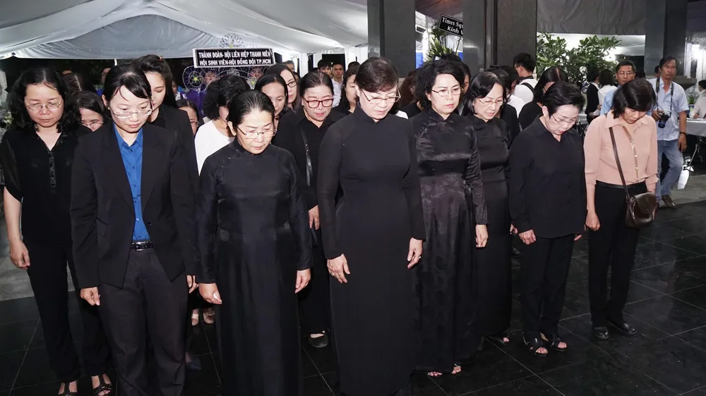 Bí thư Thành ủy TPHCM Nguyễn Thiện Nhân viếng Phó Chủ tịch UBND TPHCM Nguyễn Thị Thu ảnh 8