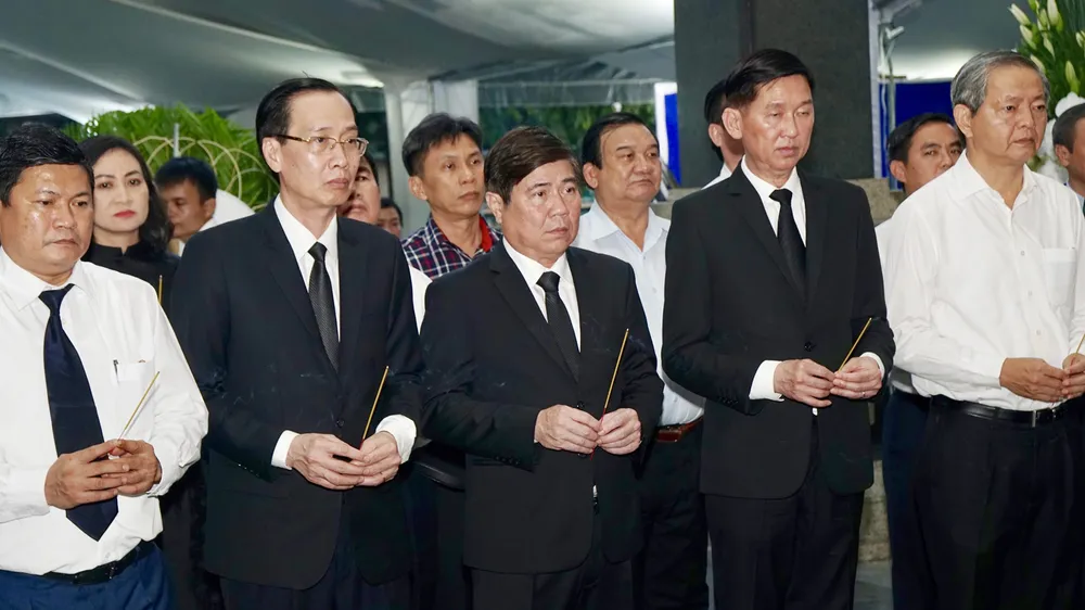 Bí thư Thành ủy TPHCM Nguyễn Thiện Nhân viếng Phó Chủ tịch UBND TPHCM Nguyễn Thị Thu ảnh 10