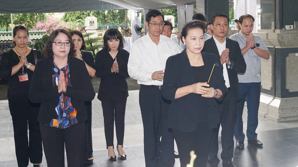 Chủ tịch Quốc hội Nguyễn Thị Kim Ngân viếng Phó Chủ tịch UBND TPHCM Nguyễn Thị Thu ảnh 1