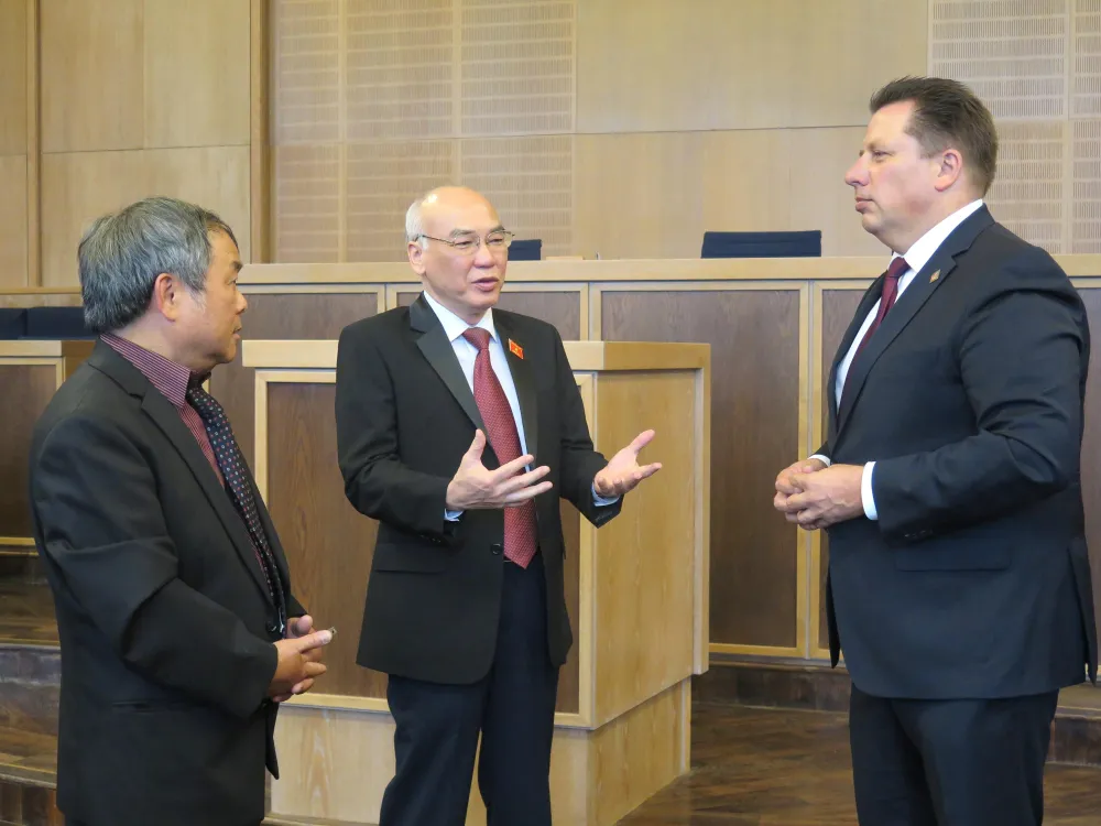 Đoàn Đại biểu Quốc hội TPHCM bắt đầu chuyến thăm, làm việc tại Đức ảnh 1