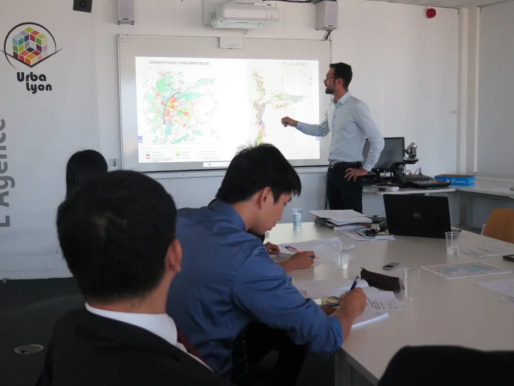 Đoàn Đại biểu Quốc hội TPHCM bắt đầu thăm và làm việc tại Pháp ảnh 6