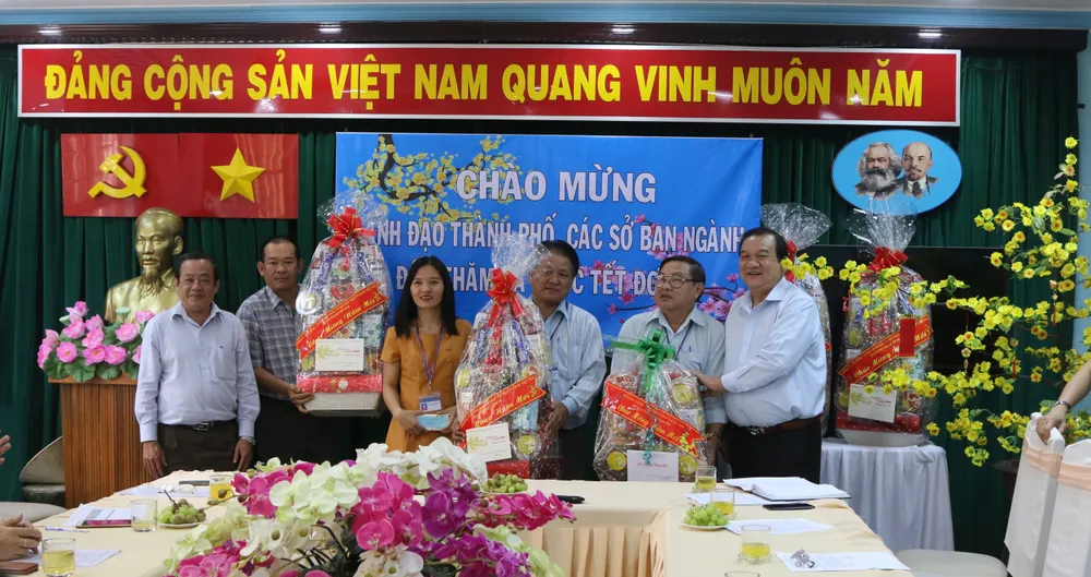 Đoàn đại biểu TPHCM chúc tết các cơ sở cai nghiện đặt tại TPHCM	 ảnh 1