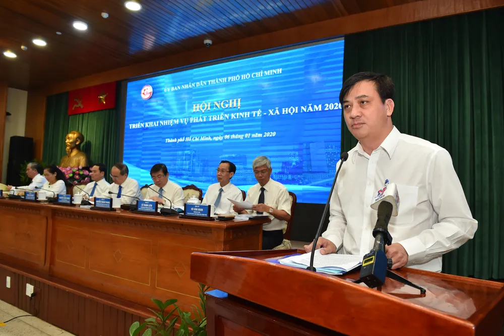 Phòng dịch Covid-19: TPHCM hạn chế họp trực tiếp, thay bằng trực tuyến ảnh 1