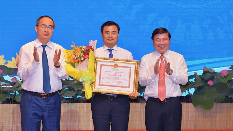 Bí thư Thành ủy TPHCM Nguyễn Thiện Nhân yêu cầu rà soát các nơi thi đua theo kiểu đối phó ảnh 3