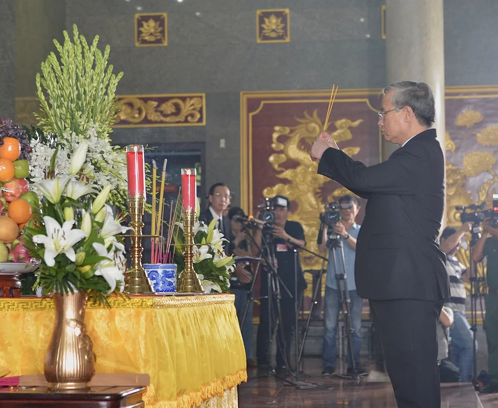 Bắt đầu lễ viếng đồng chí Trần Quốc Hương ảnh 4