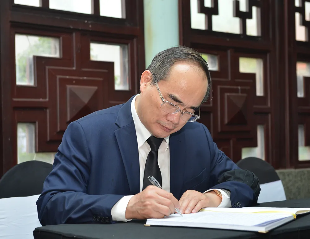 Bắt đầu lễ viếng đồng chí Trần Quốc Hương ảnh 11