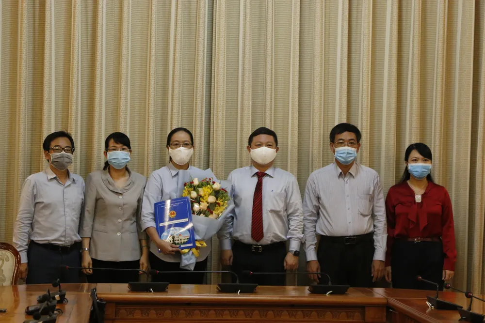 Chủ tịch UBND quận Tân Phú nghỉ hưu trước tuổi ảnh 2