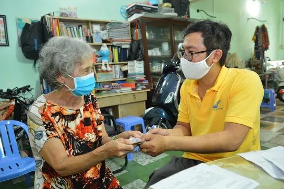 TPHCM có phương án chi trả lương hưu tháng 8-2020 và trong thời gian phòng chống dịch Covid-19 ảnh 1