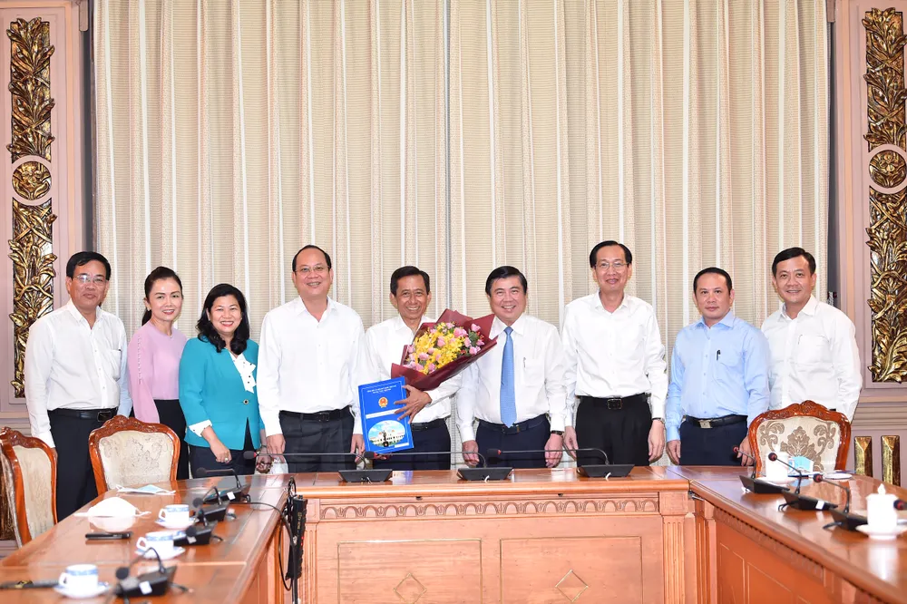 Ông Huỳnh Thanh Nhân làm Giám đốc Sở Nội vụ TPHCM  ảnh 3