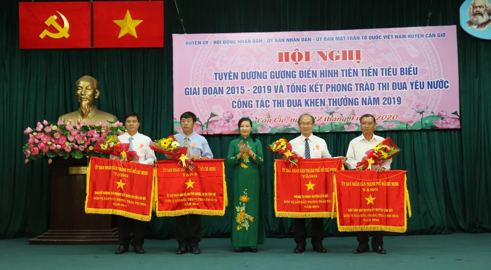 Huyện Cần Giờ thi đua, nâng cao đời sống người dân ảnh 3