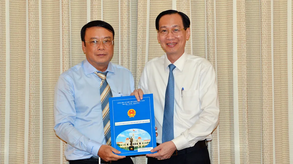 Bà Nguyễn Việt Hòa làm Tổng Giám đốc SATRA ảnh 3