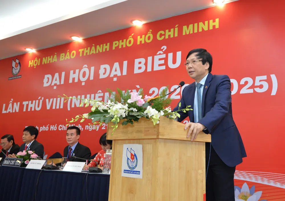 Nhà báo Trần Trọng Dũng tái đắc cử Chủ tịch Hội Nhà báo TPHCM ảnh 5