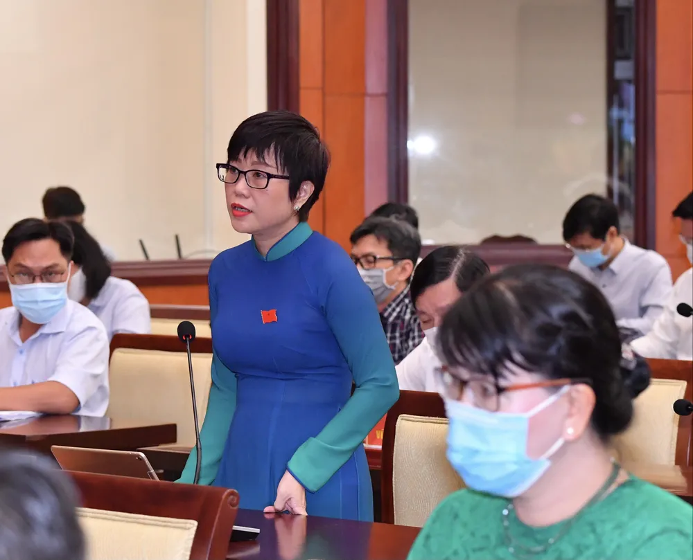 Chủ tịch UBND TPHCM Nguyễn Thành Phong đăng đàn trả lời chất vấn ảnh 3