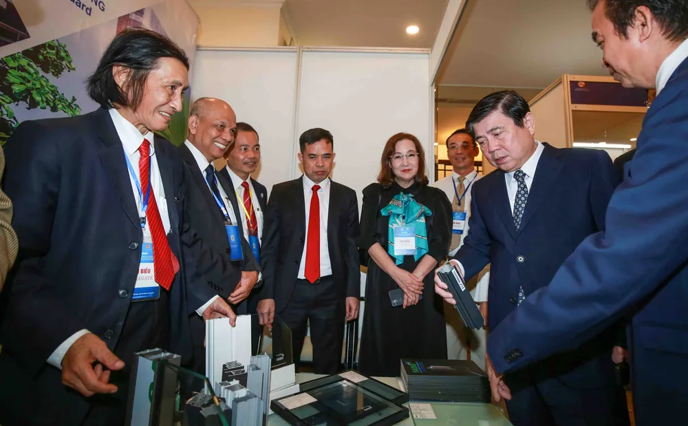 300 kiều bào họp mặt tại TPHCM mừng xuân Tân Sửu 2021  ảnh 1