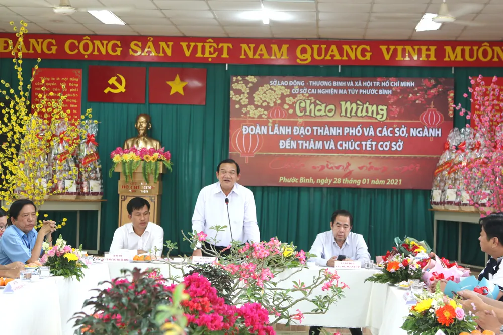 Đoàn lãnh đạo TPHCM chúc tết Cơ sở cai nghiện ma túy Phước Bình ảnh 1