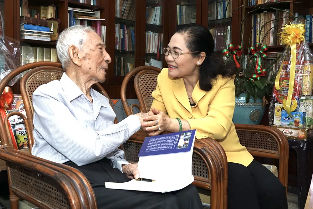 Chủ tịch HĐND TPHCM Nguyễn Thị Lệ thăm, chúc tết các đơn vị, cá nhân ảnh 3