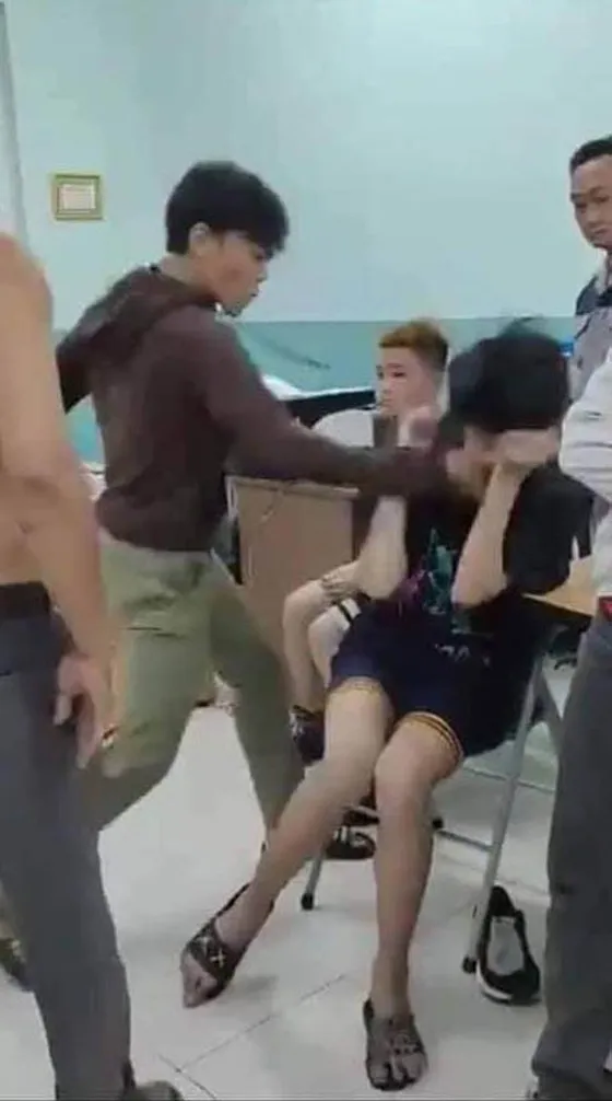 UBND TPHCM chỉ đạo xử lý nghiêm vụ bảo vệ dân phố đánh 2 thiếu niên tại Trường THCS Nguyễn Văn Tố ảnh 1