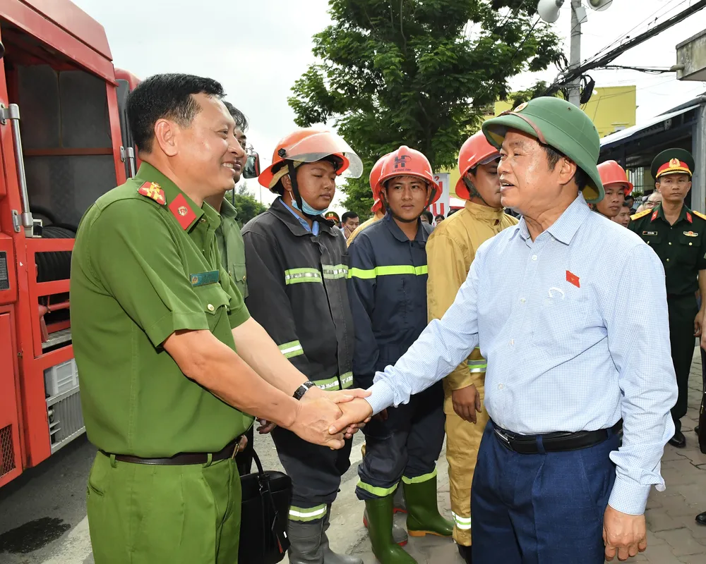 Đại tướng Đỗ Bá Tỵ: Cử tri cần tự giác đi bầu cử, tránh bầu hộ, bầu thay  ảnh 6