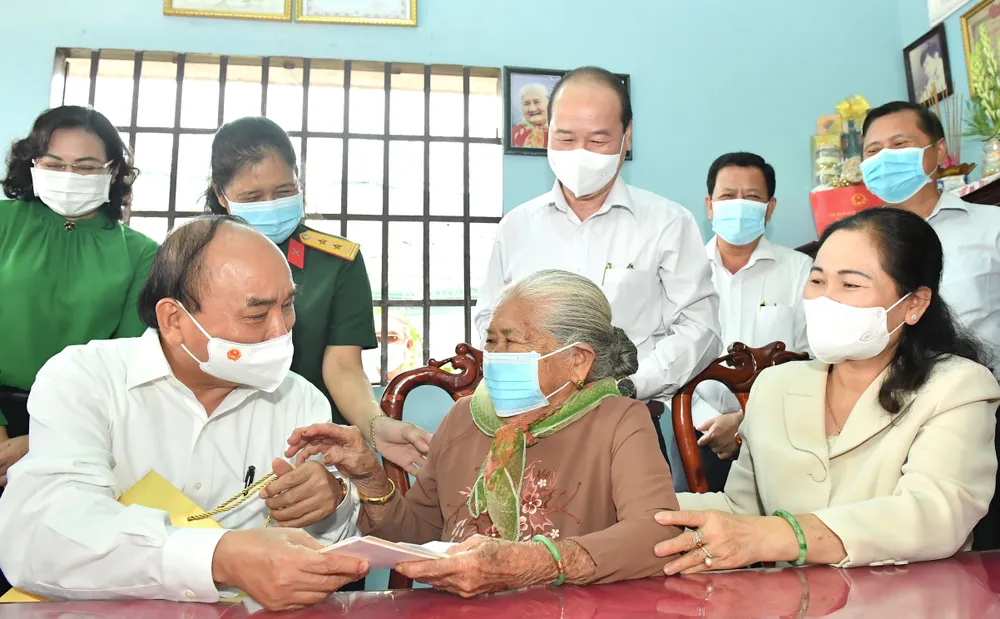 Cử tri vùng đất cách mạng vui mừng được gặp mặt, nói chuyện trực tiếp với Chủ tịch nước ảnh 3