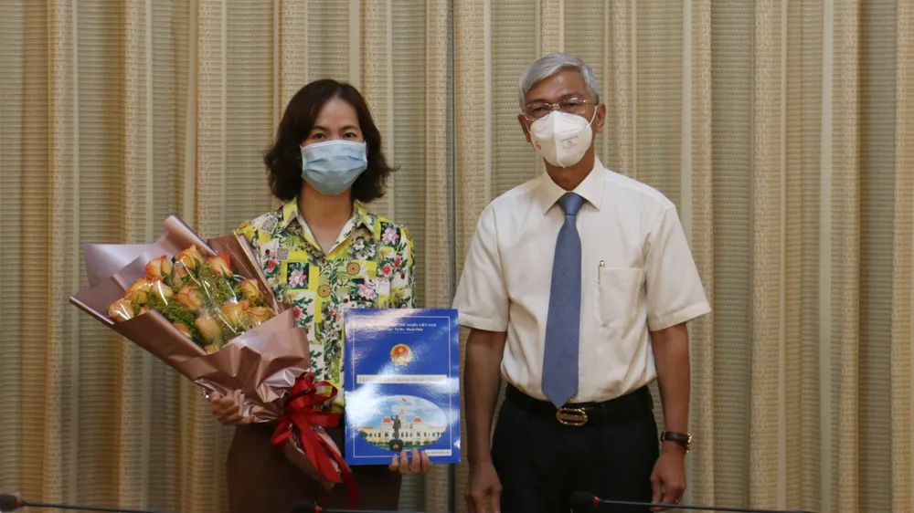 Ông Lê Hồng Sơn đến nhận công tác tại Thành ủy TPHCM ảnh 2