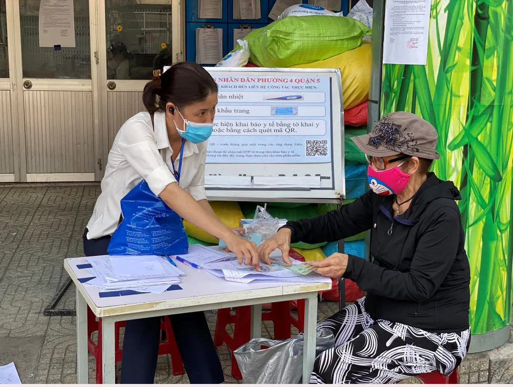 Gần 214.000 lao động tự do tại TPHCM đã nhận hỗ trợ  ảnh 1