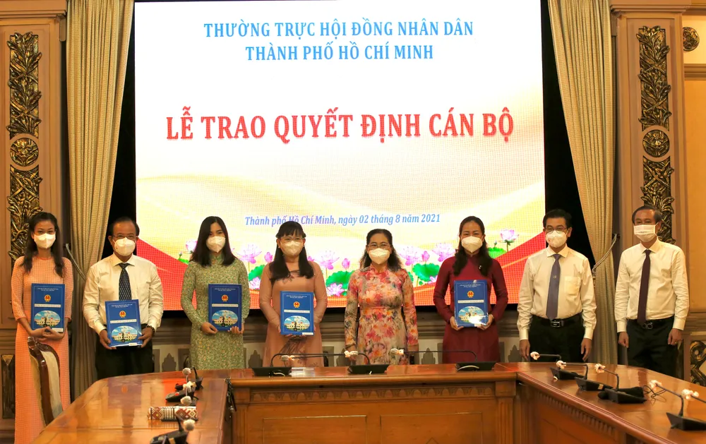 Đồng chí Đỗ Thị Minh Quân giữ chức vụ Chánh Văn phòng Đoàn ĐBQH và HĐND TPHCM ảnh 3