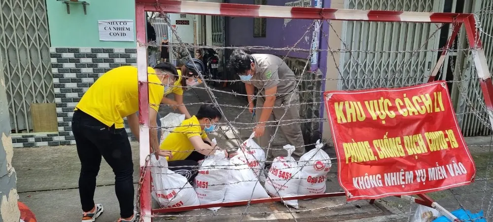 TPHCM kiến nghị Chính phủ hỗ trợ khẩn 28.000 tỷ đồng và 142.200 tấn gạo ảnh 2