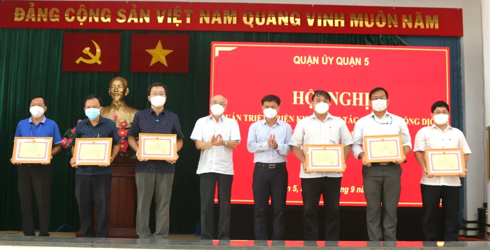 Quận 5 có 2 phường đã bao phủ vaccine mũi 2 tới toàn bộ người dân ảnh 4