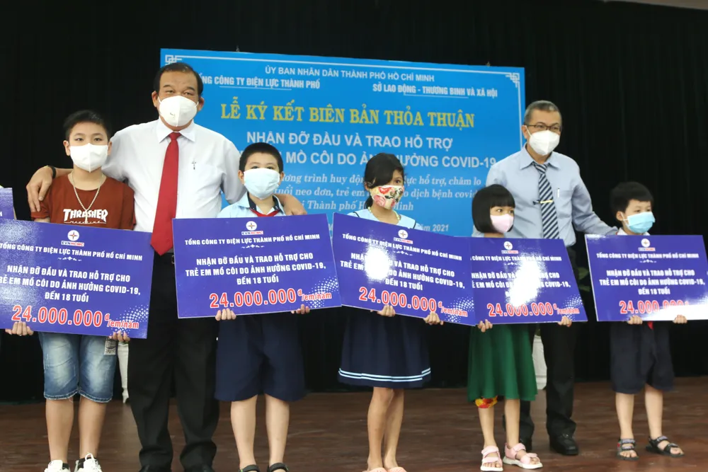 Tổng Công ty Điện lực TPHCM đỡ đầu 35 trẻ em mồ côi do Covid-19 đến năm 18 tuổi ảnh 4