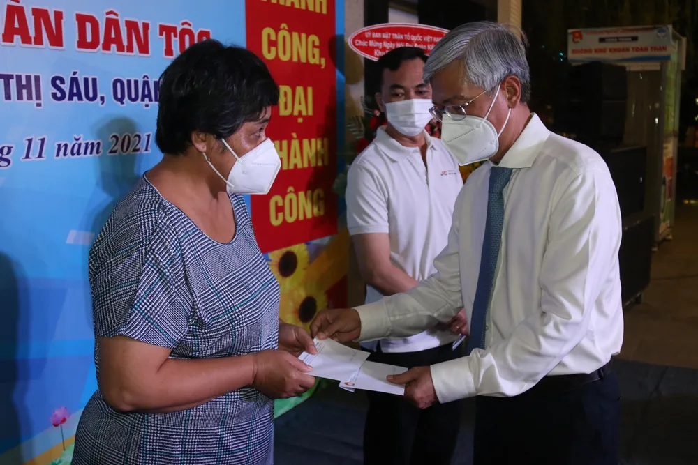 Phó Chủ tịch UBND TPHCM Võ Văn Hoan: Đoàn kết, ra sức lao động để phục hồi kinh tế ảnh 3