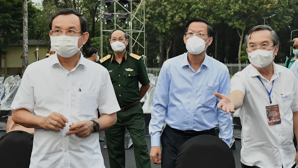 Bí thư Thành ủy TPHCM Nguyễn Văn Nên: Tưởng niệm, cam kết hành động tốt hơn trong thời gian tới ảnh 1