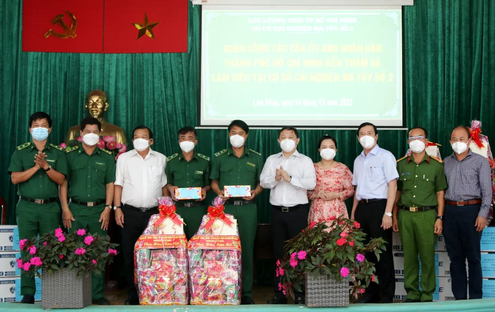 Phó Chủ tịch UBND TPHCM Dương Anh Đức thăm, chúc tết Cơ sở cai nghiện ma túy số 2 ảnh 3