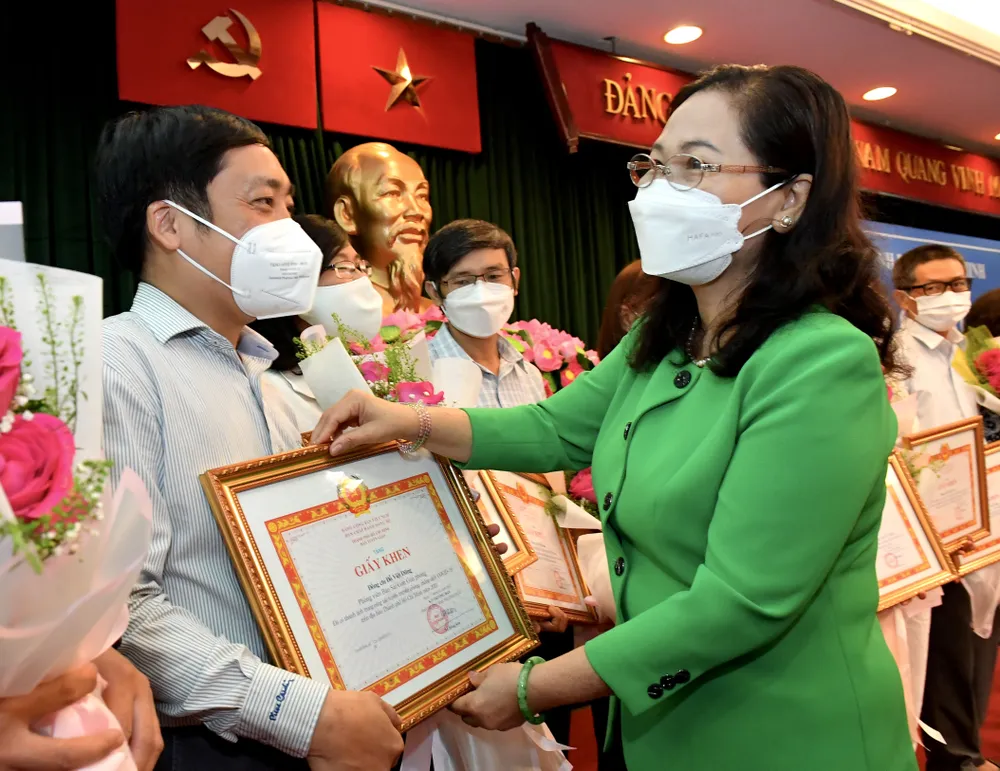 Bí thư Thành ủy TPHCM Nguyễn Văn Nên: Lãnh đạo các cấp phải chủ động kết nối với báo chí  ảnh 3