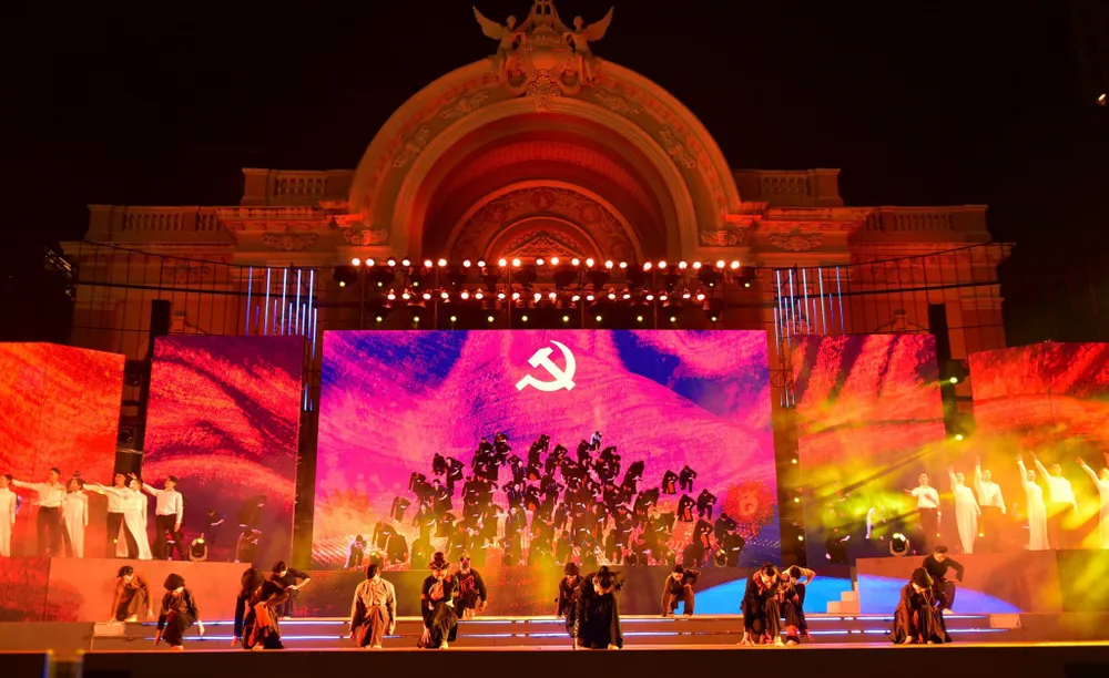 Đảng là niềm tin tất thắng - Chương trình nghệ thuật đặc biệt tại TPHCM mừng 92 năm Ngày thành lập Đảng ảnh 1