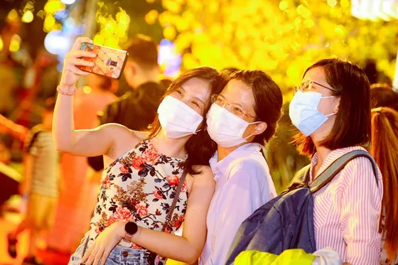 Tuần thứ 5 liên tiếp TPHCM duy trì “vùng xanh”, ca mắc mới tiếp tục dưới 1.000 ca/tuần ảnh 1