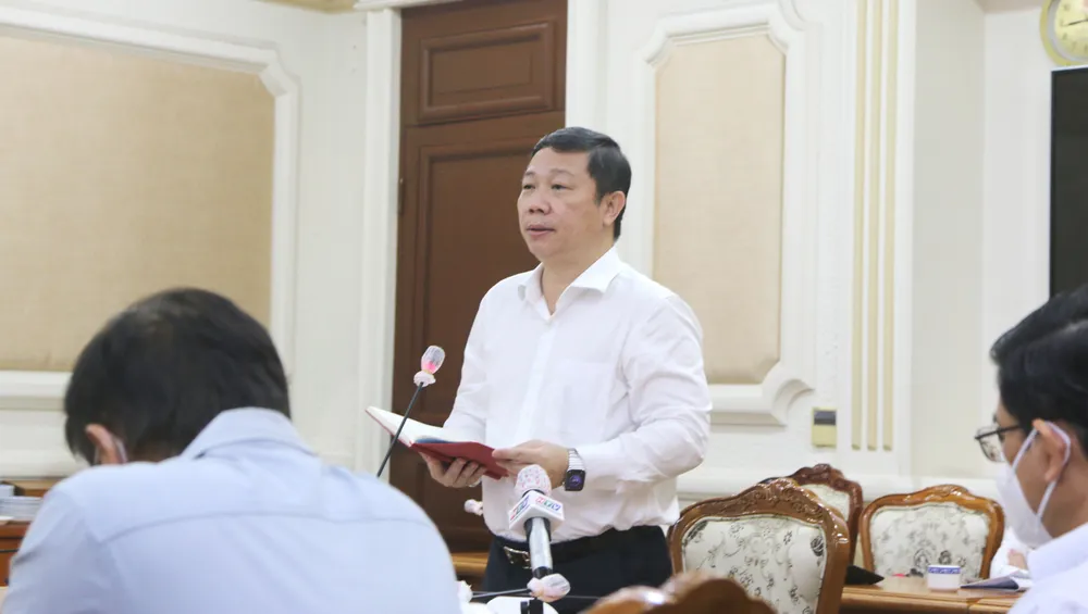 Phó Chủ tịch UBND TPHCM Dương Anh Đức: Tránh tình trạng đến nửa đêm mới biết ngày mai học trực tiếp hay trực tuyến ảnh 2
