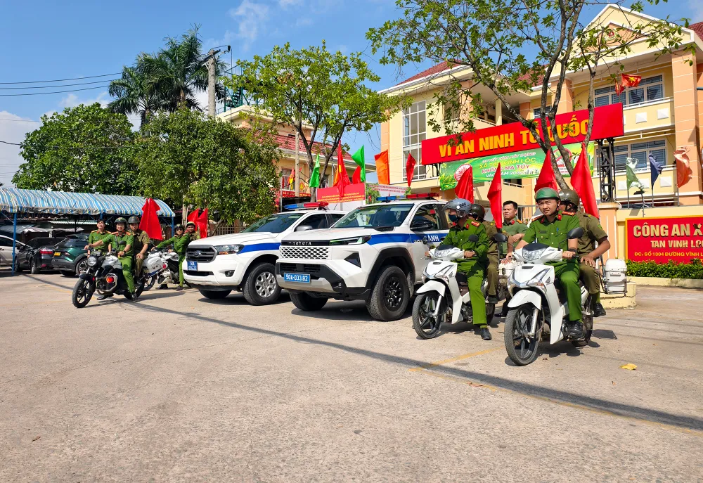 dan-hoi-cong-an-xa-tra-loi-0.jpg