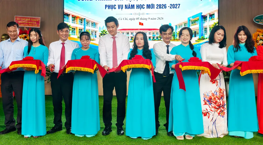 chi-hang-chuc-ty-nang-cap-truong-hoc-o-cu-chi.jpg