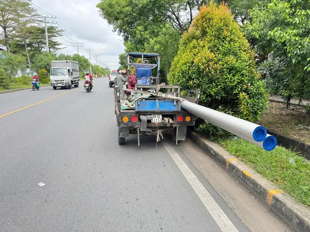 csgt-quyet-liet-xu-ly-xe-3-4-banh-vi-pham (4).jpg