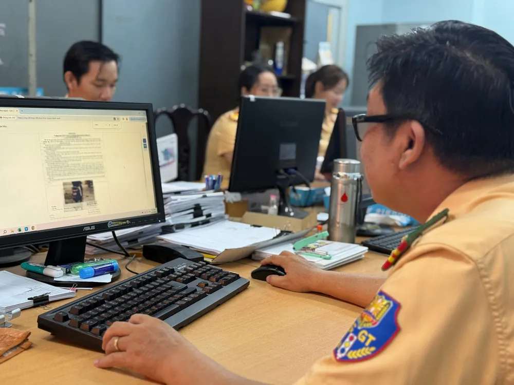 csgt-tang-cuong-phat-nguoi-qua-camera-0.jpg