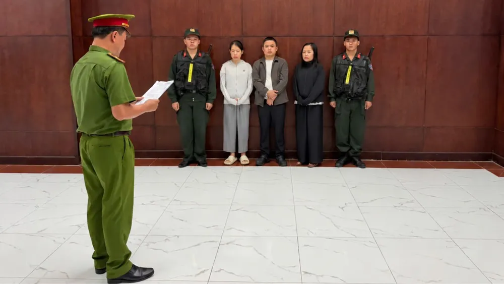 vu-ngan-98-bat-nguoi-cung-cap-thuc-pham-giam-can-chua-chat-cam.png