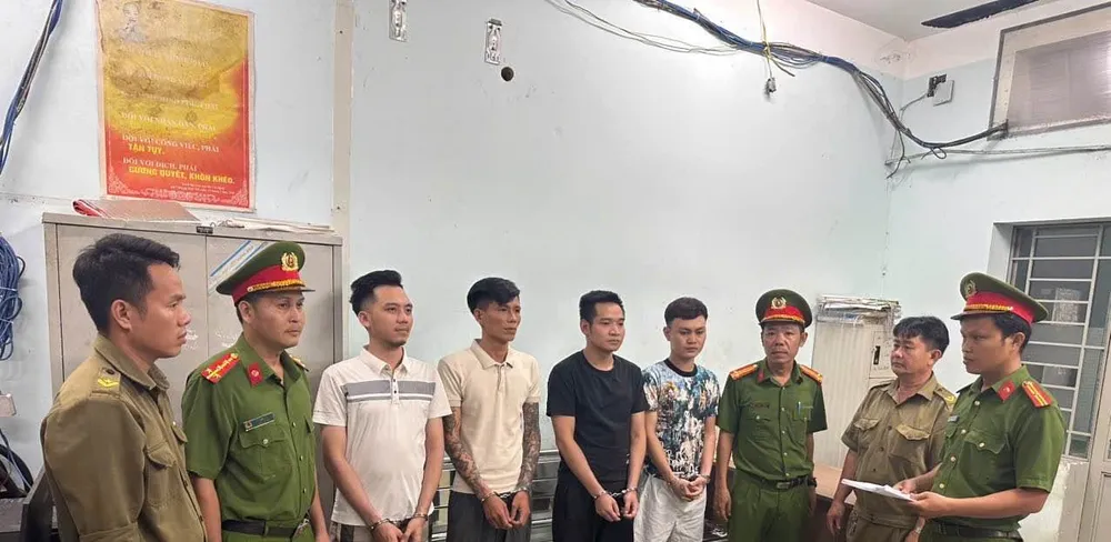 bat-hang-chuc-nguoi-cho-thue-vang-tra-gop-o-tpchm (1).JPEG