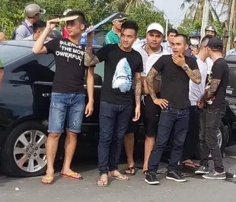 Bắt đối tượng thứ ba trong vụ giang hồ vây xe công an ảnh 1