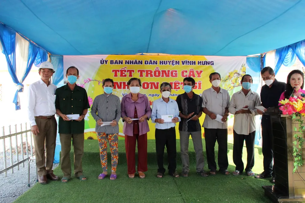 Tết trồng cây nhớ ơn Liệt sĩ ảnh 3