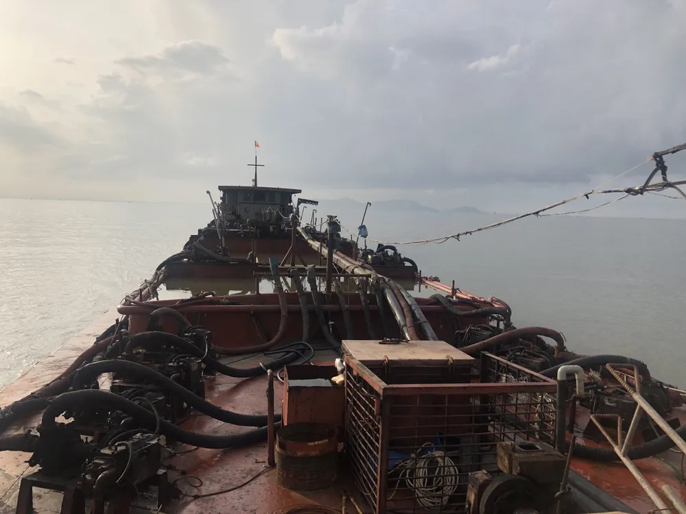 Bắt giữ thêm 1 vụ khai thác 800 m³ cát trái phép ở vùng biển Cần Giờ ảnh 2