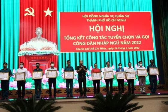 Tuyển chọn những thanh niên có sức khỏe, tư tưởng vững vàng và có trình độ tham gia nhập ngũ ảnh 4